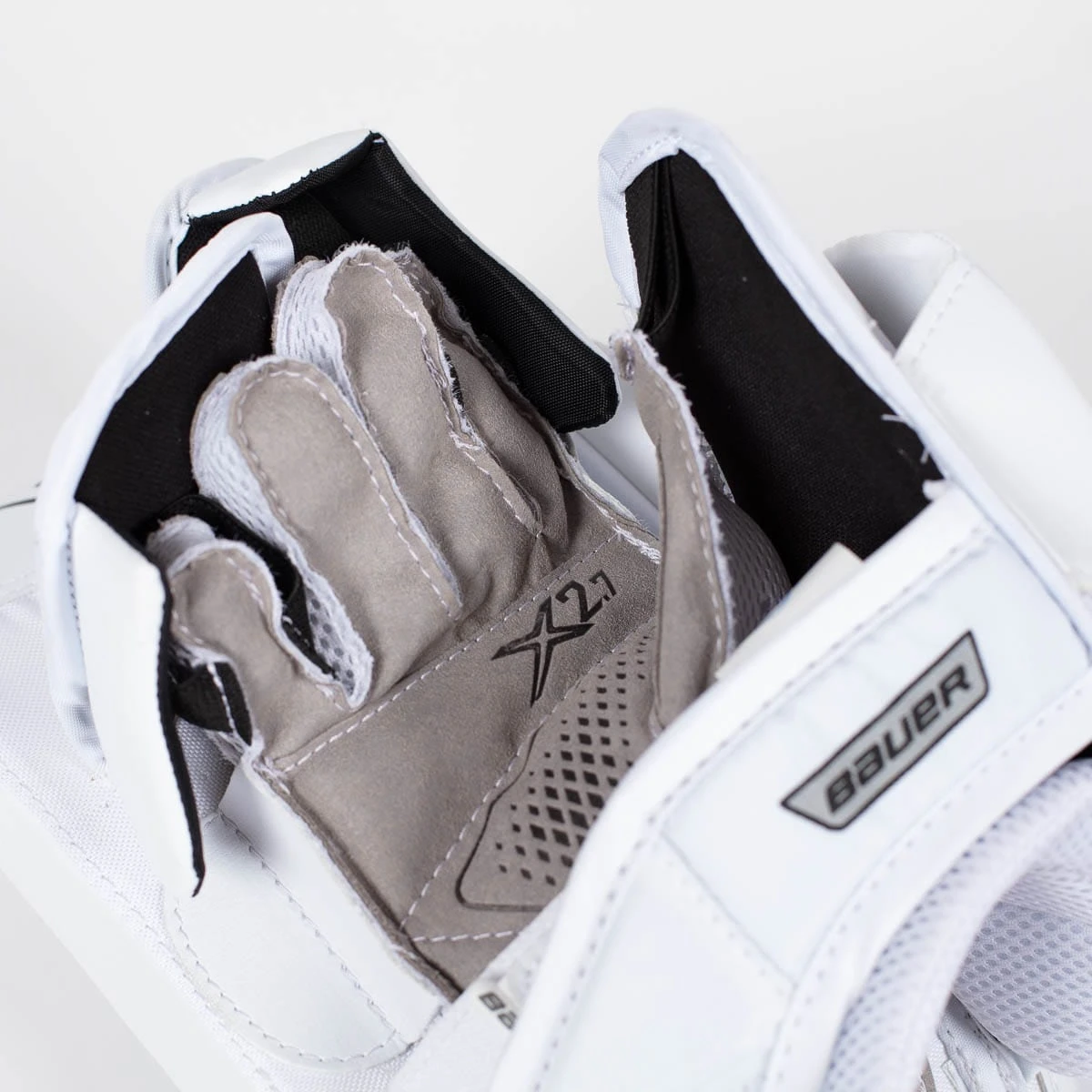 Bauer Vapor X2.7 Junior Goalie Blocker - Image 6