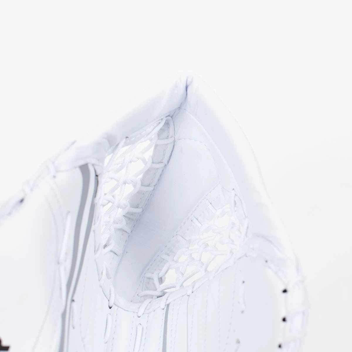 Bauer Vapor X2.7 Junior Goalie Catcher - Image 3