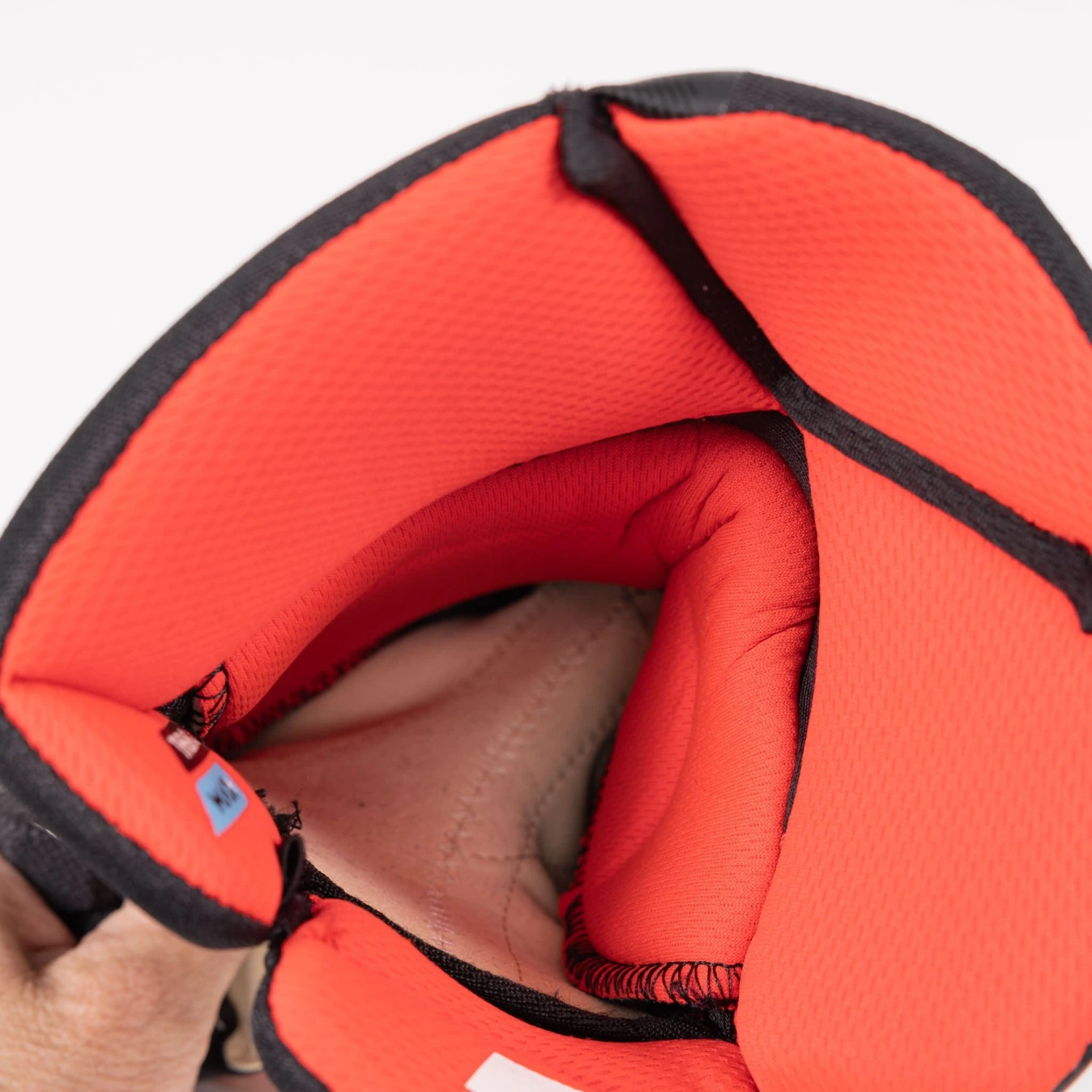 Bauer Vapor 3X Pro Intermediate Hockey Gloves - Image 17