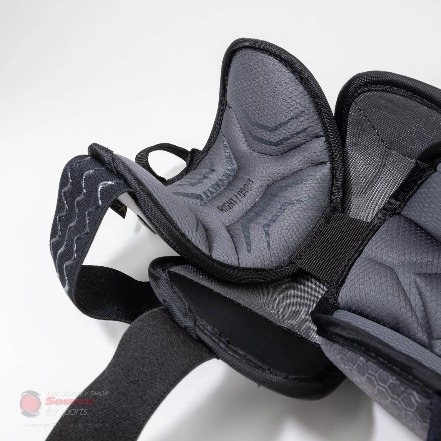Bauer Pro Intermediate Knee Pads - Image 5