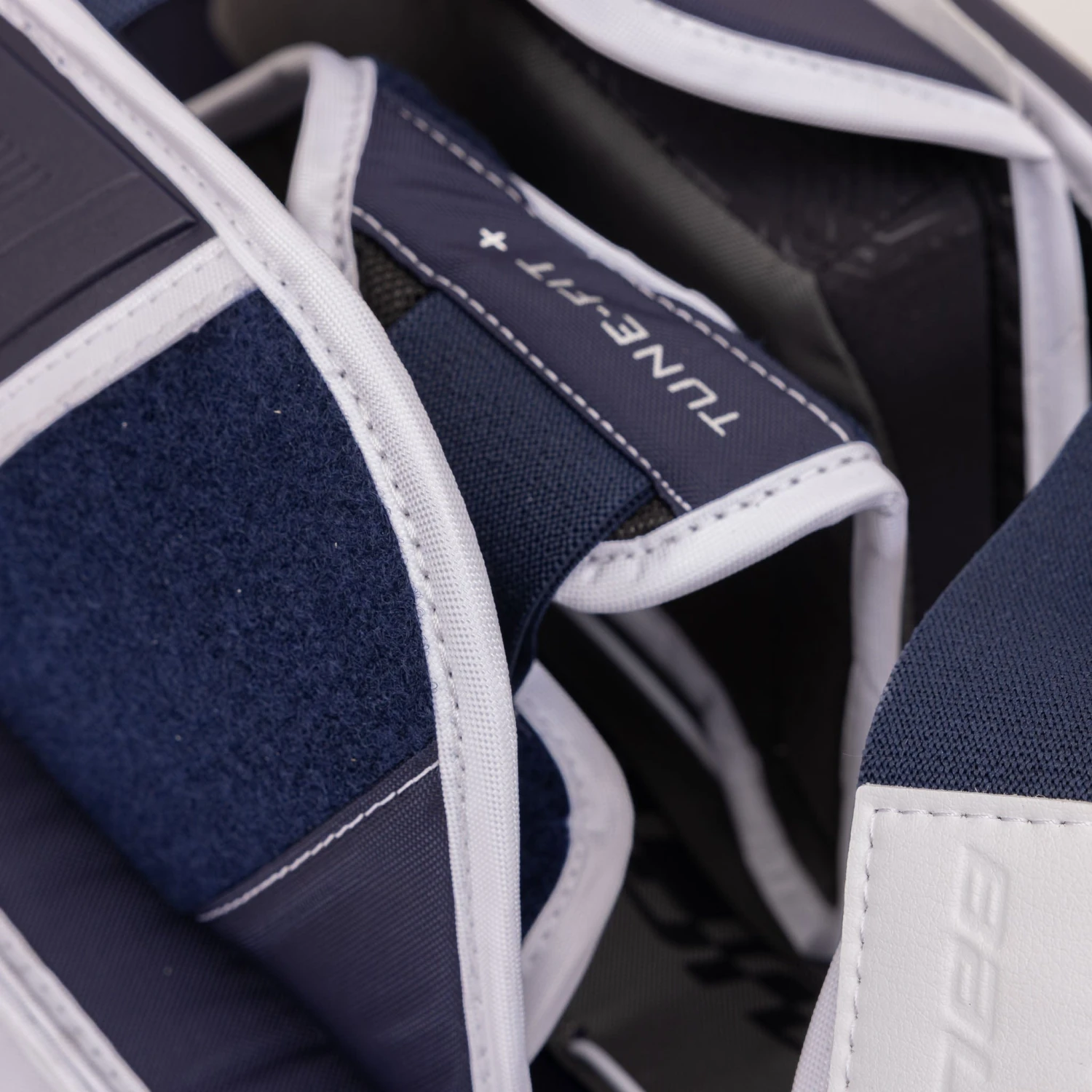 Bauer Supreme M5 Pro Senior Goalie Leg Pads - Image 16