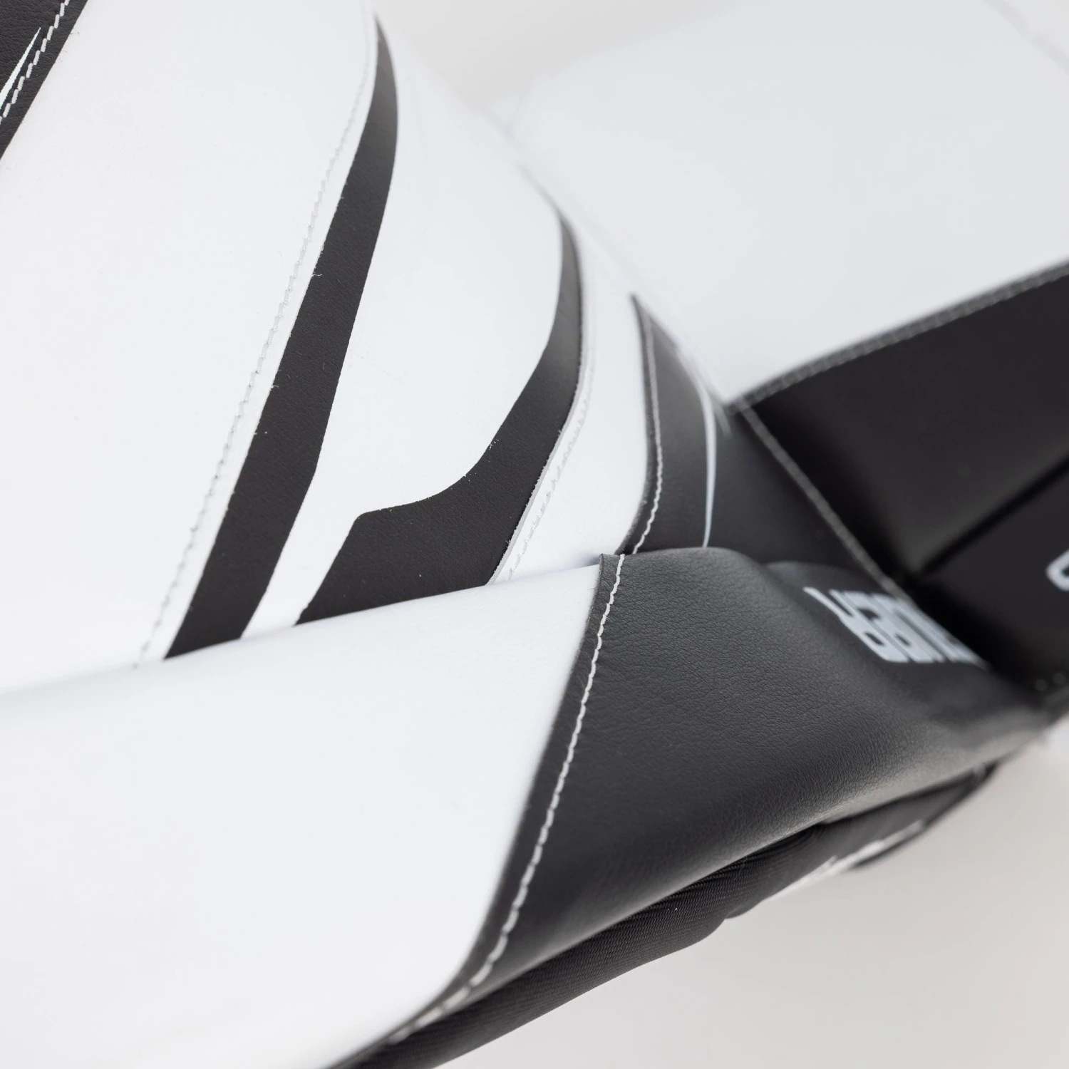 Bauer Vapor X5 Pro Intermediate Goalie Leg Pads - Image 15