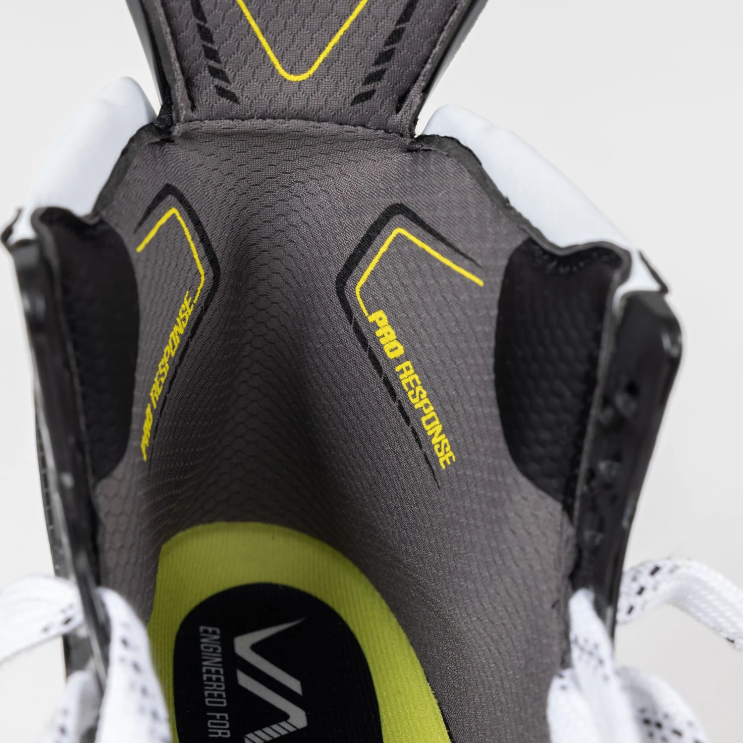 Bauer Vapor 3X Pro Senior Roller Hockey Skates - Image 18