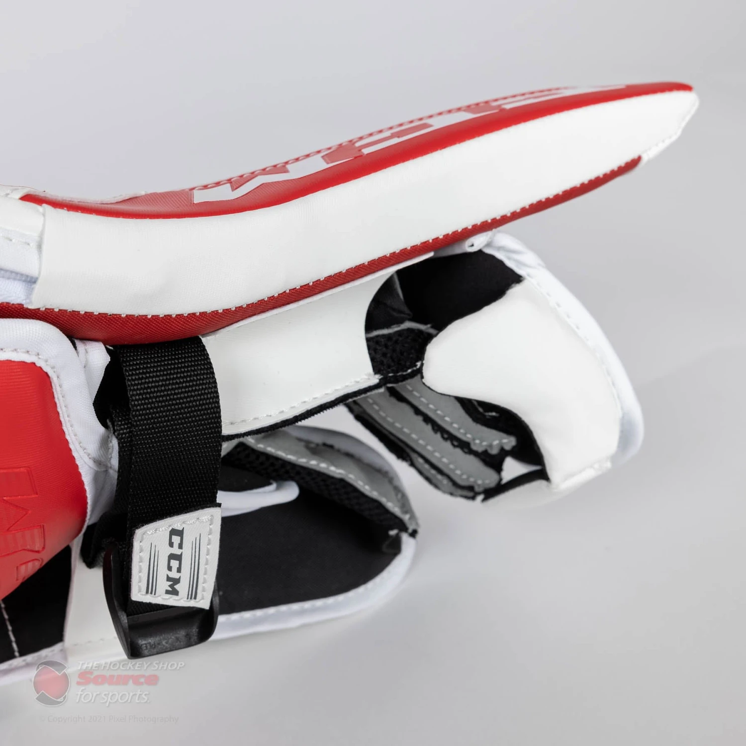 CCM Extreme Flex E5.5 Youth Goalie Blocker - Image 5