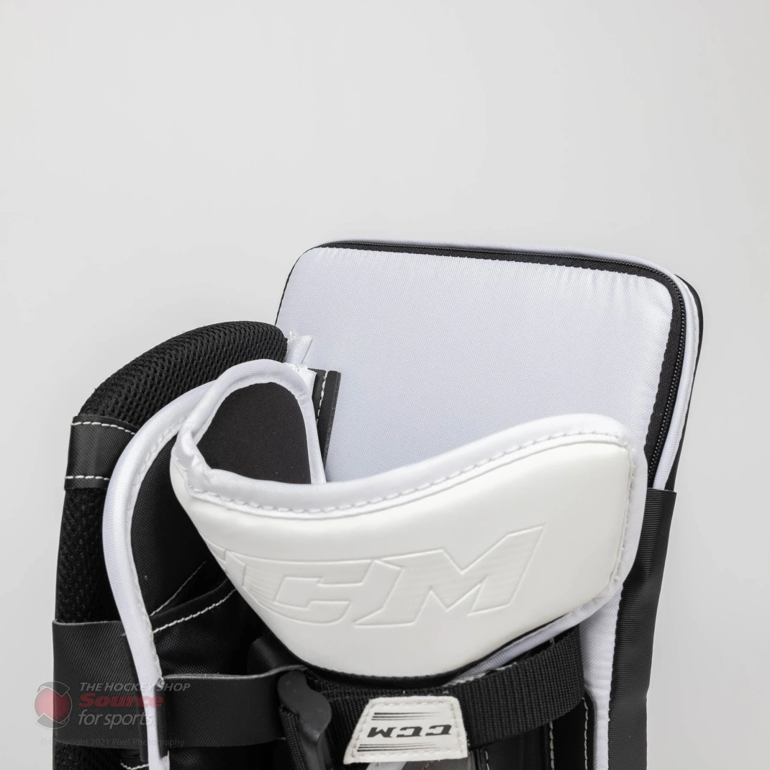 CCM Extreme Flex E5.9 Intermediate Goalie Blocker - Source Exclusive - Image 8