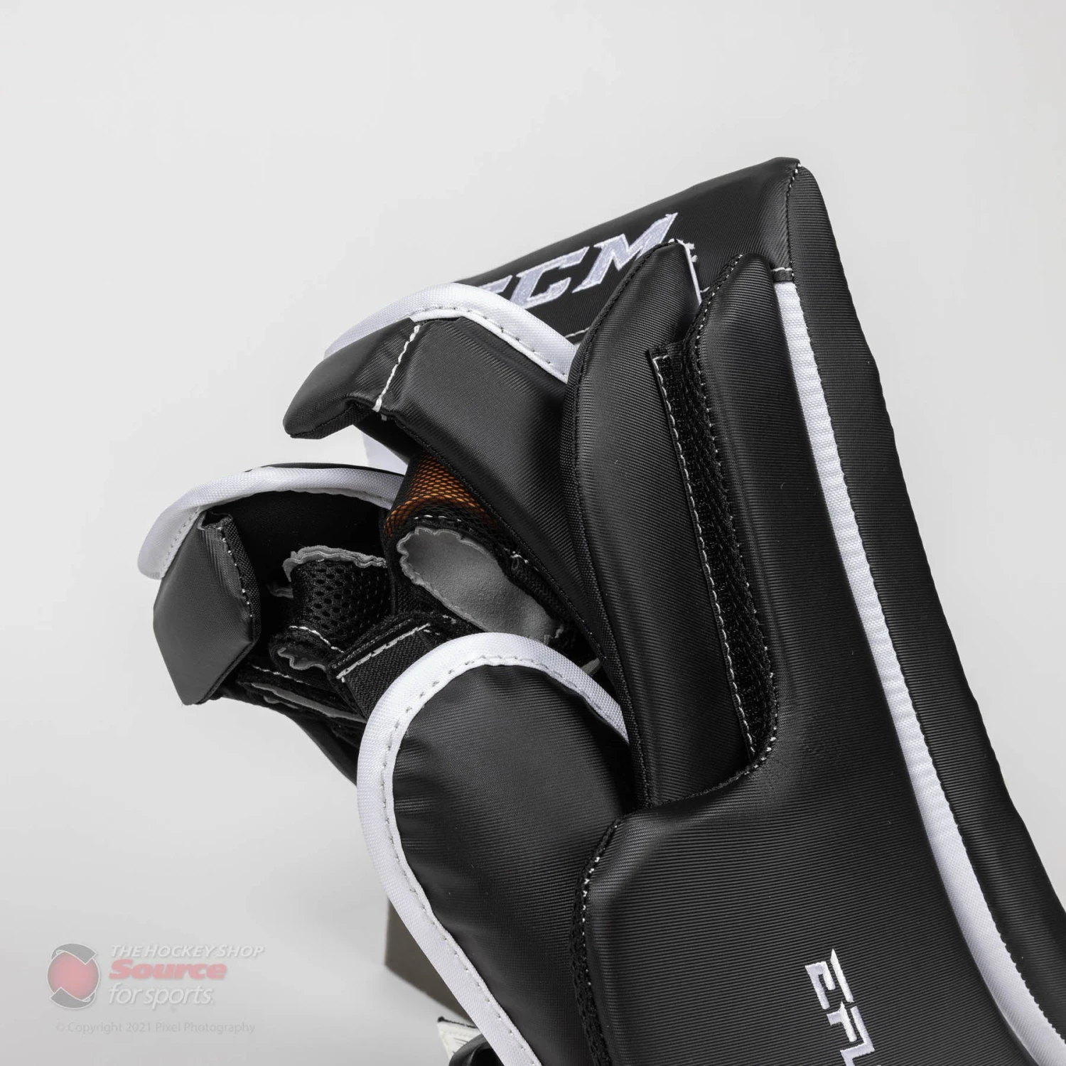 CCM Extreme Flex E5.9 Intermediate Goalie Blocker - Source Exclusive - Image 5