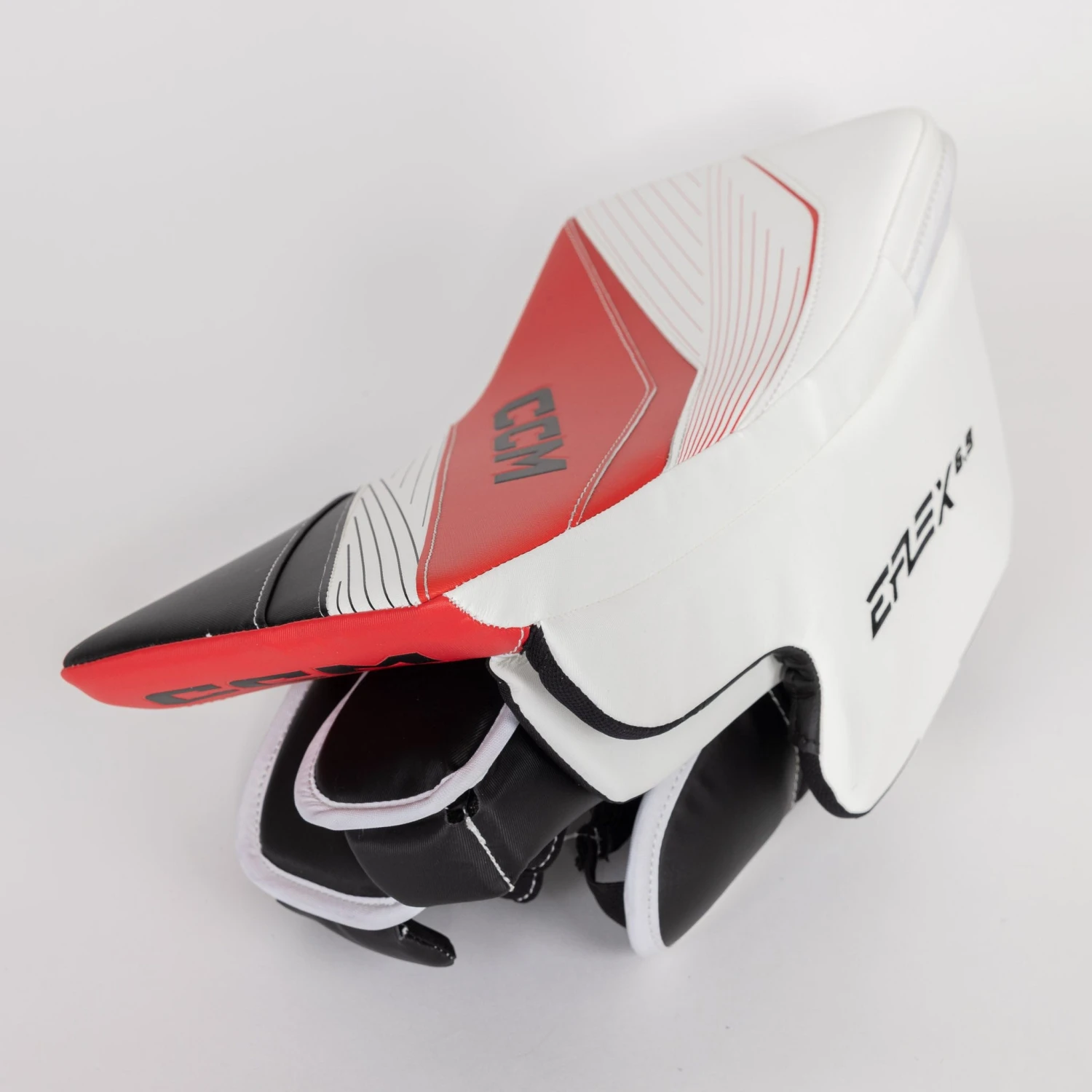 CCM Extreme Flex E6.9 Intermediate Goalie Blocker - Image 3