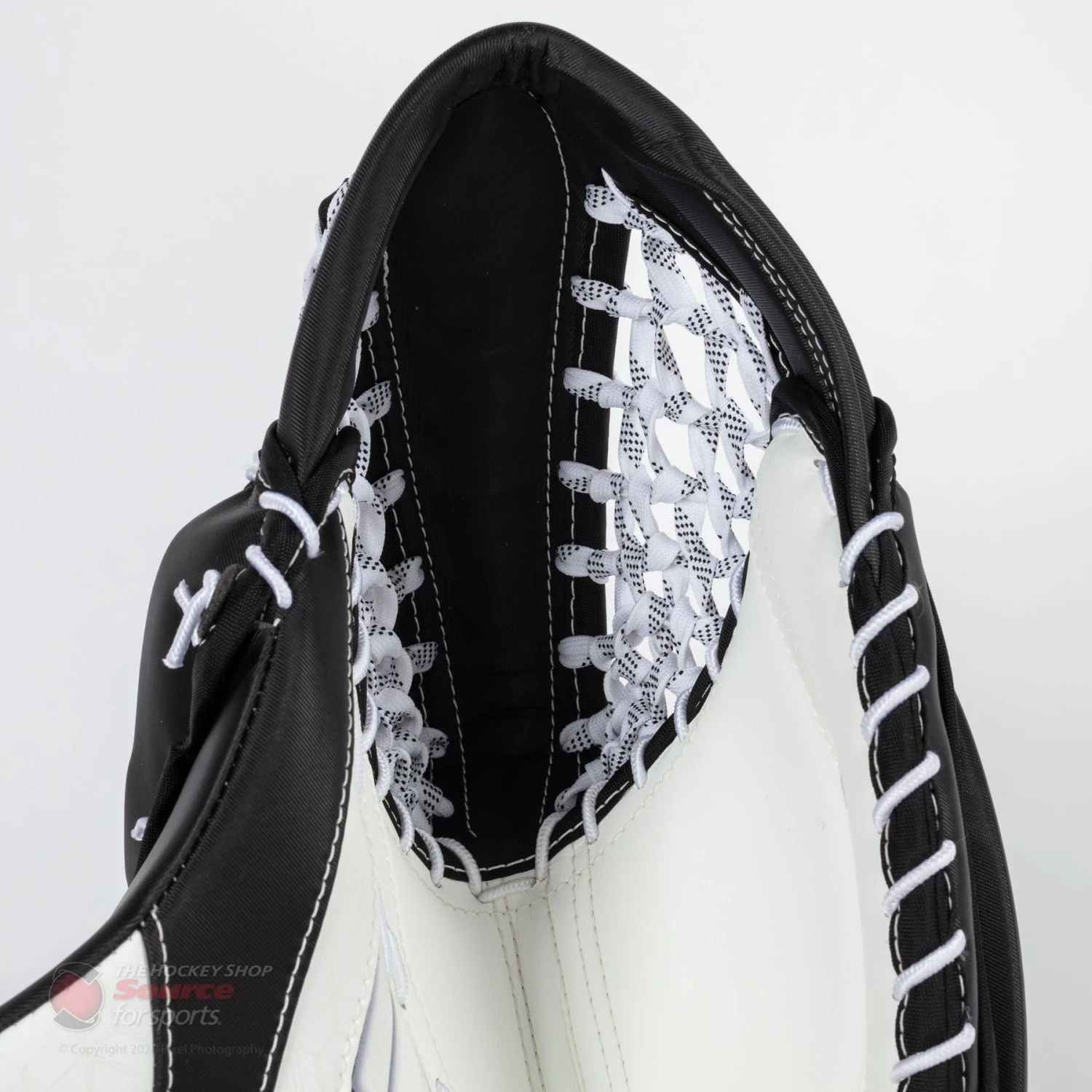 CCM Axis Senior Goalie Catcher - 580 Break Angle - Image 3