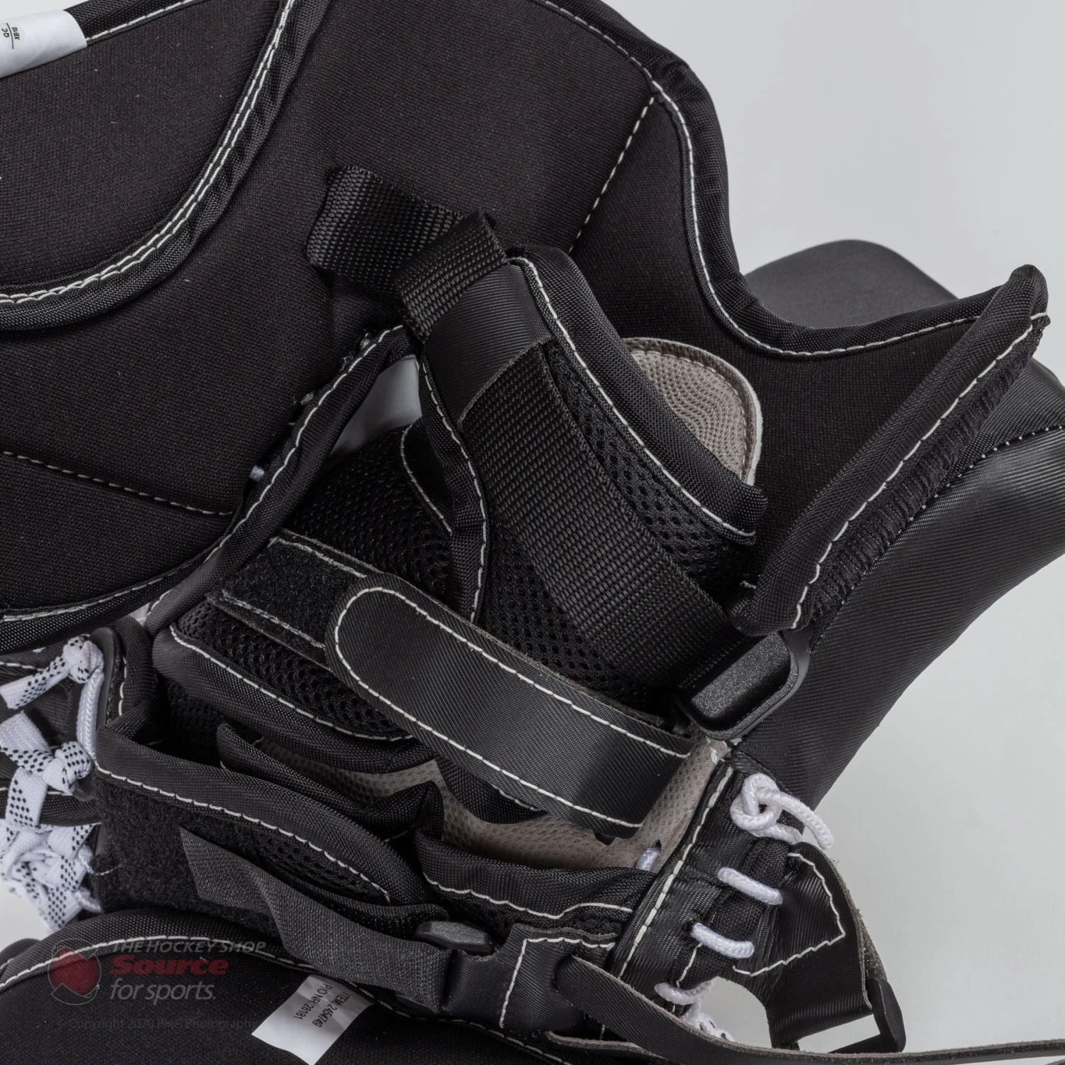 CCM Axis Senior Goalie Catcher - 580 Break Angle - Image 9