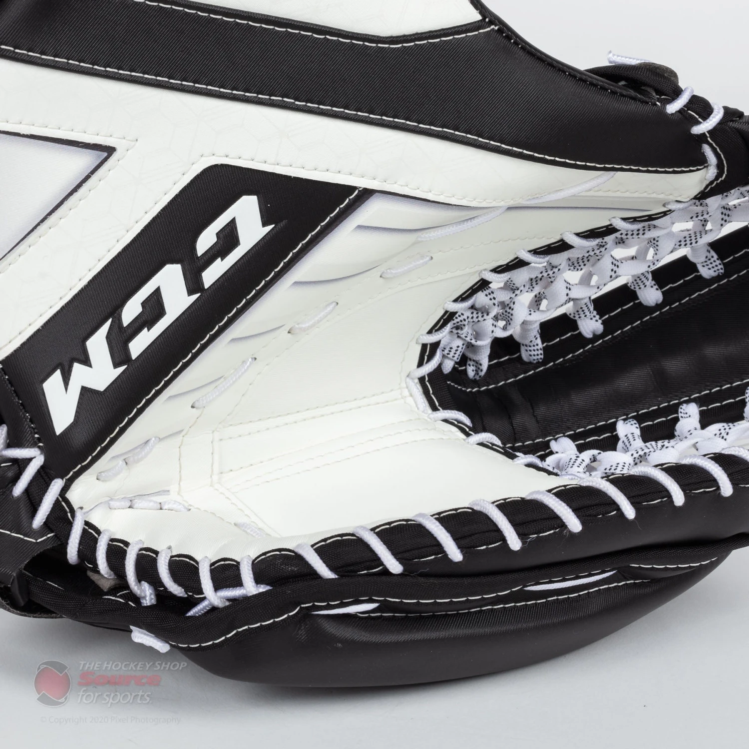 CCM Axis Senior Goalie Catcher - 580 Break Angle - Image 2