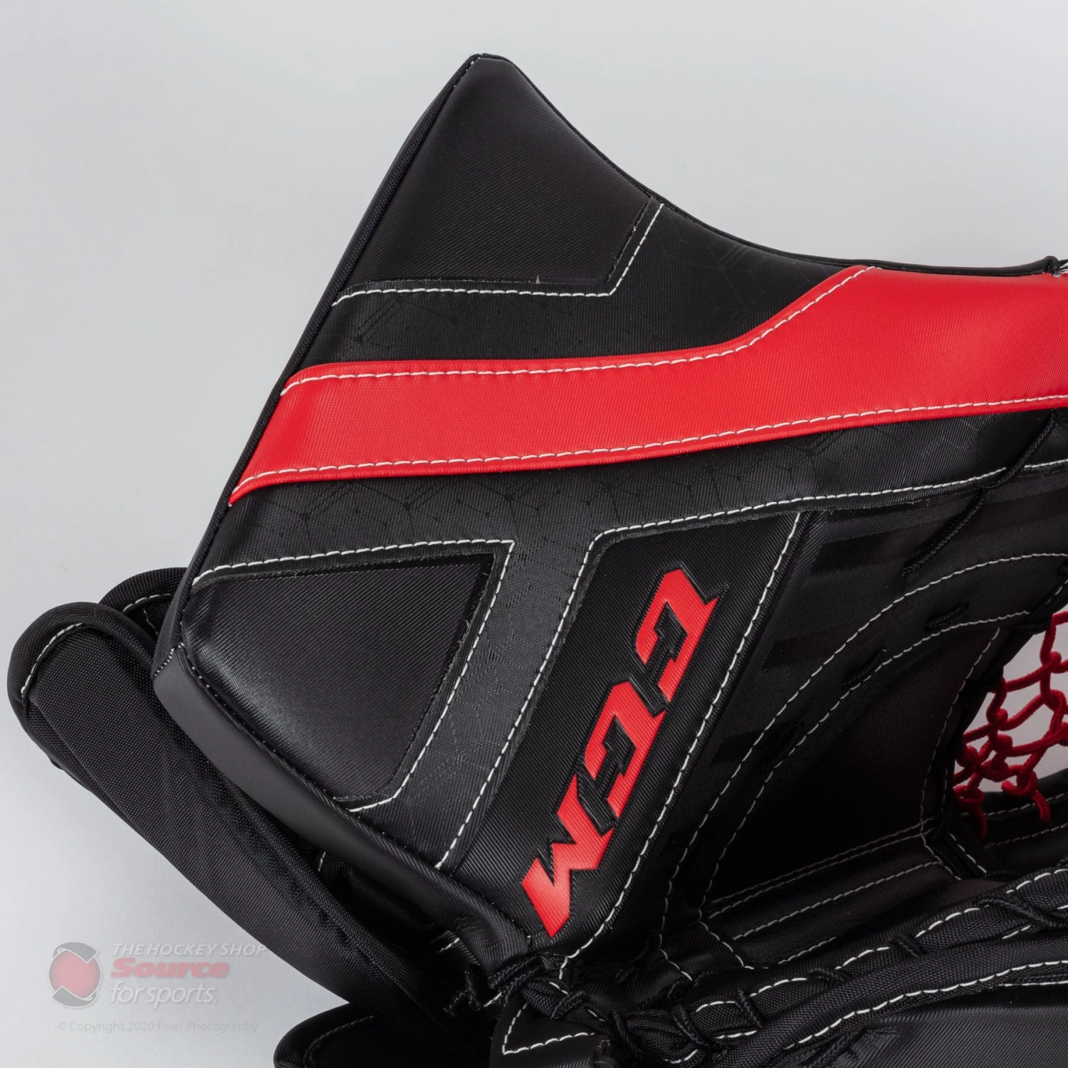CCM Axis Senior Goalie Catcher - 600 Break Angle - Image 3