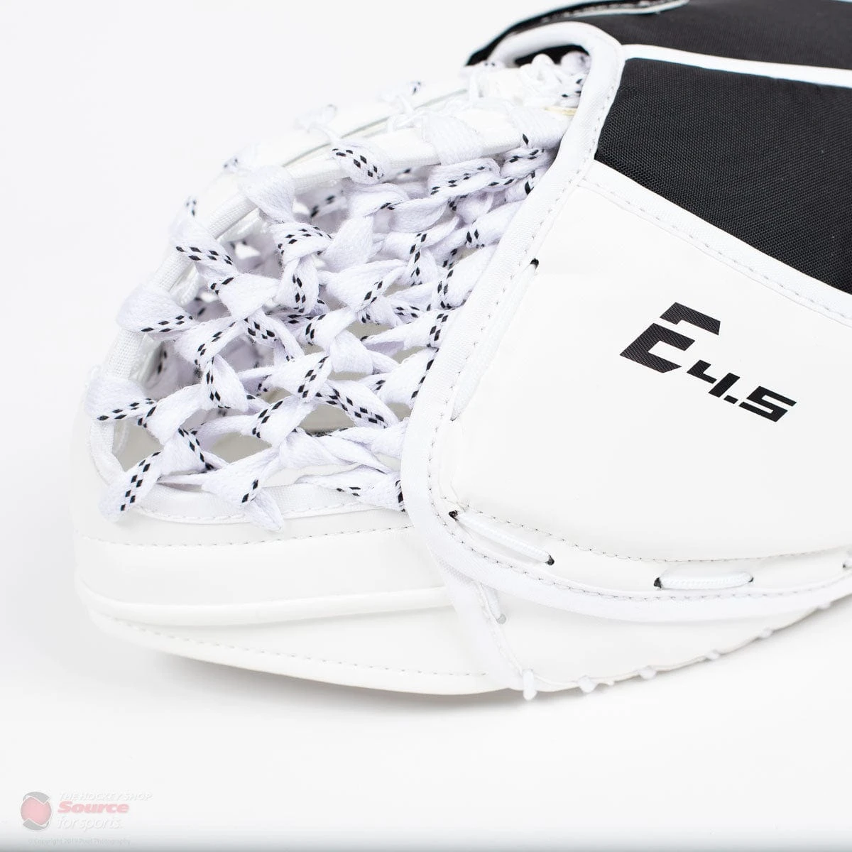 CCM Extreme Flex E4.5 Junior Goalie Catcher - Source Exclusive - Image 4