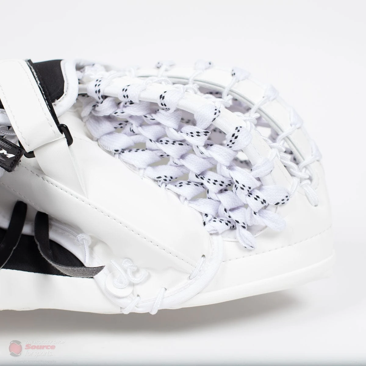 CCM Extreme Flex E4.5 Junior Goalie Catcher - Source Exclusive - Image 5