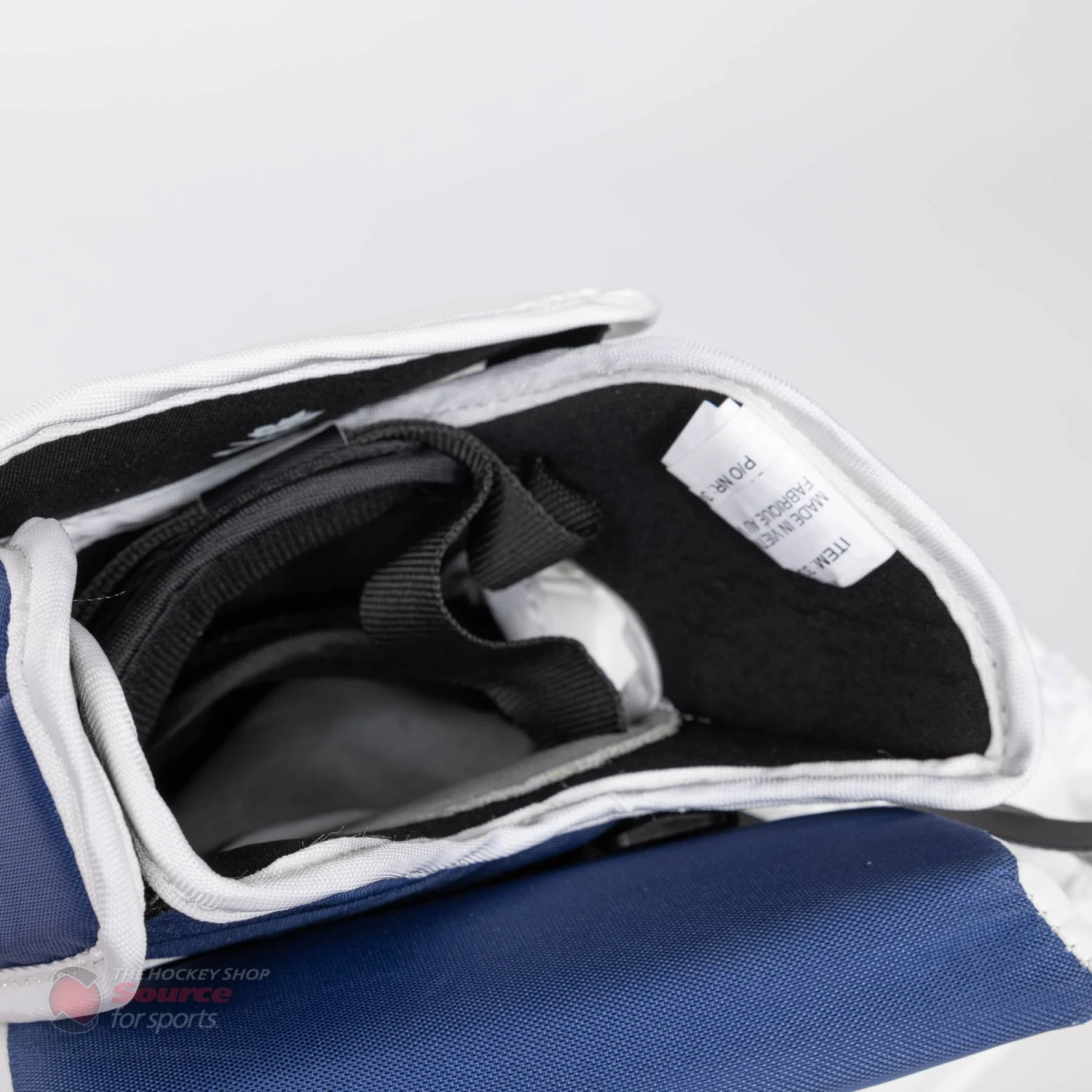 CCM Extreme Flex E5.5 Junior Goalie Catcher - Image 11