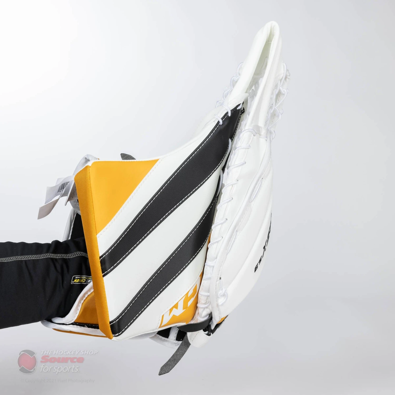 CCM Extreme Flex E5.9 Senior Goalie Catcher - Image 2