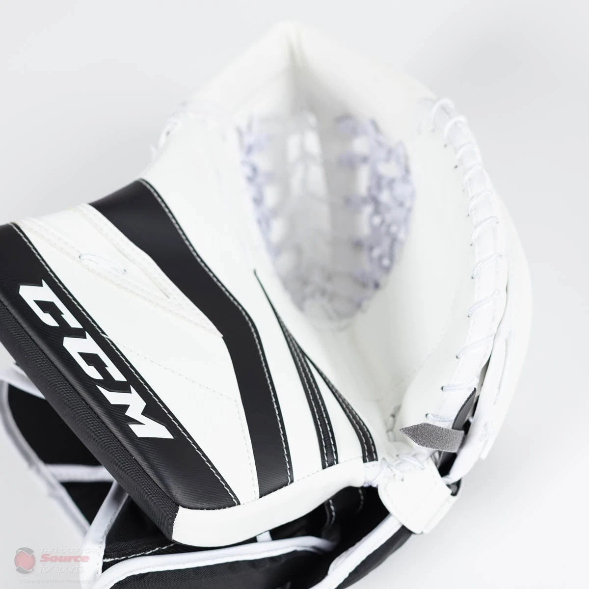 CCM Premier P2.5 Senior Goalie Catcher - Source Exclusive - Image 2