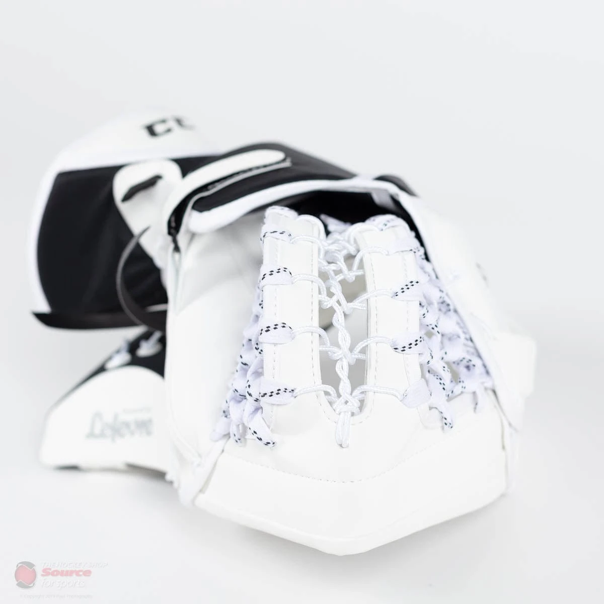 CCM Premier P2.5 Senior Goalie Catcher - Source Exclusive - Image 3