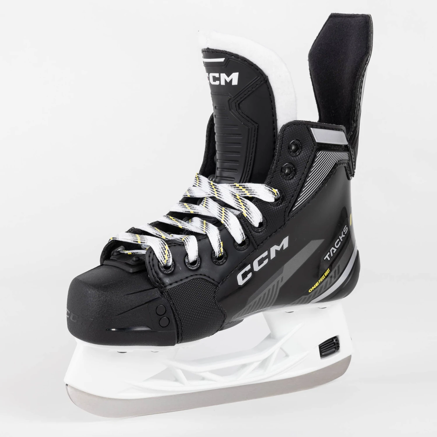 CCM Tacks AS570 Junior Hockey Skates - Image 4