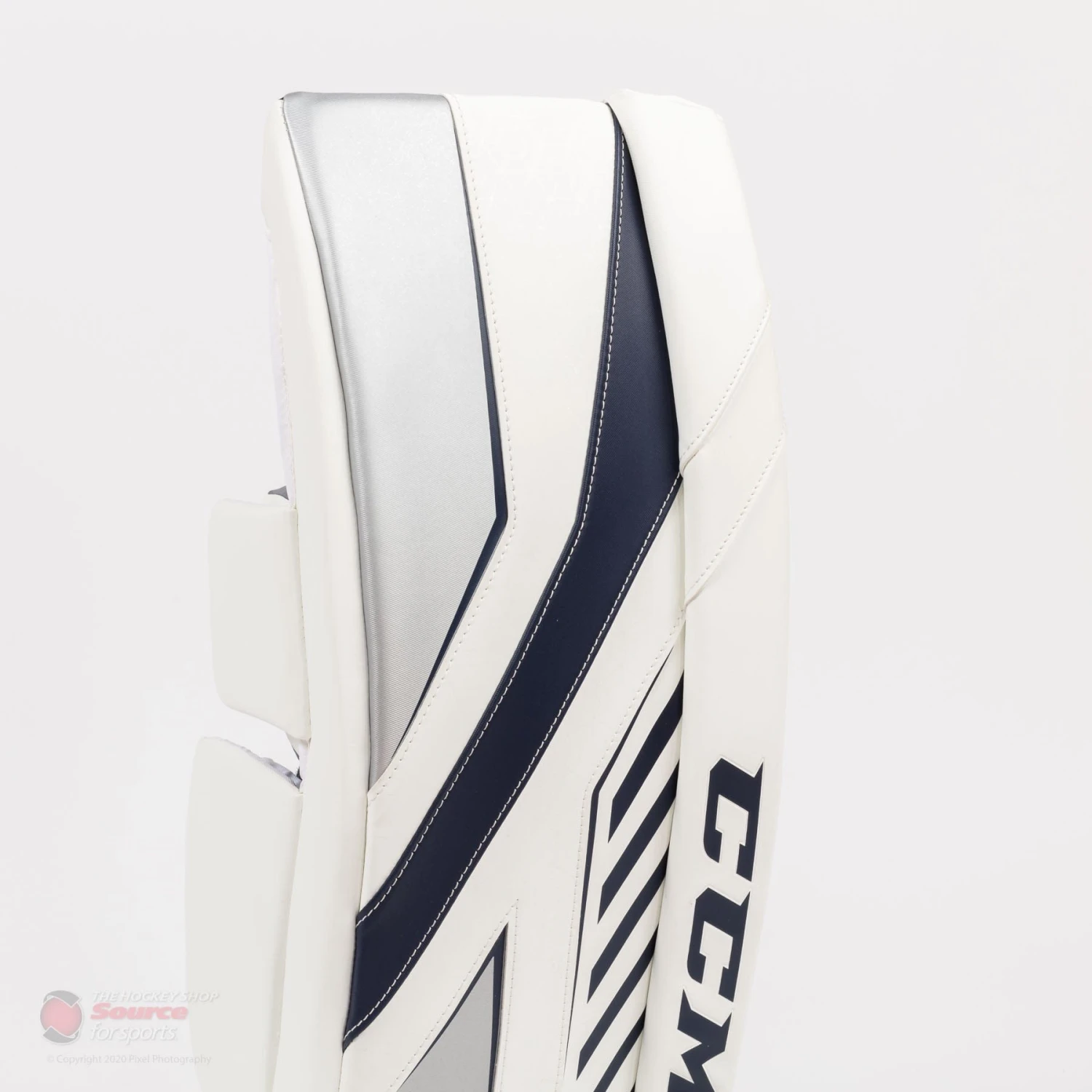 CCM Axis A1.5 Junior Goalie Leg Pads - Image 4