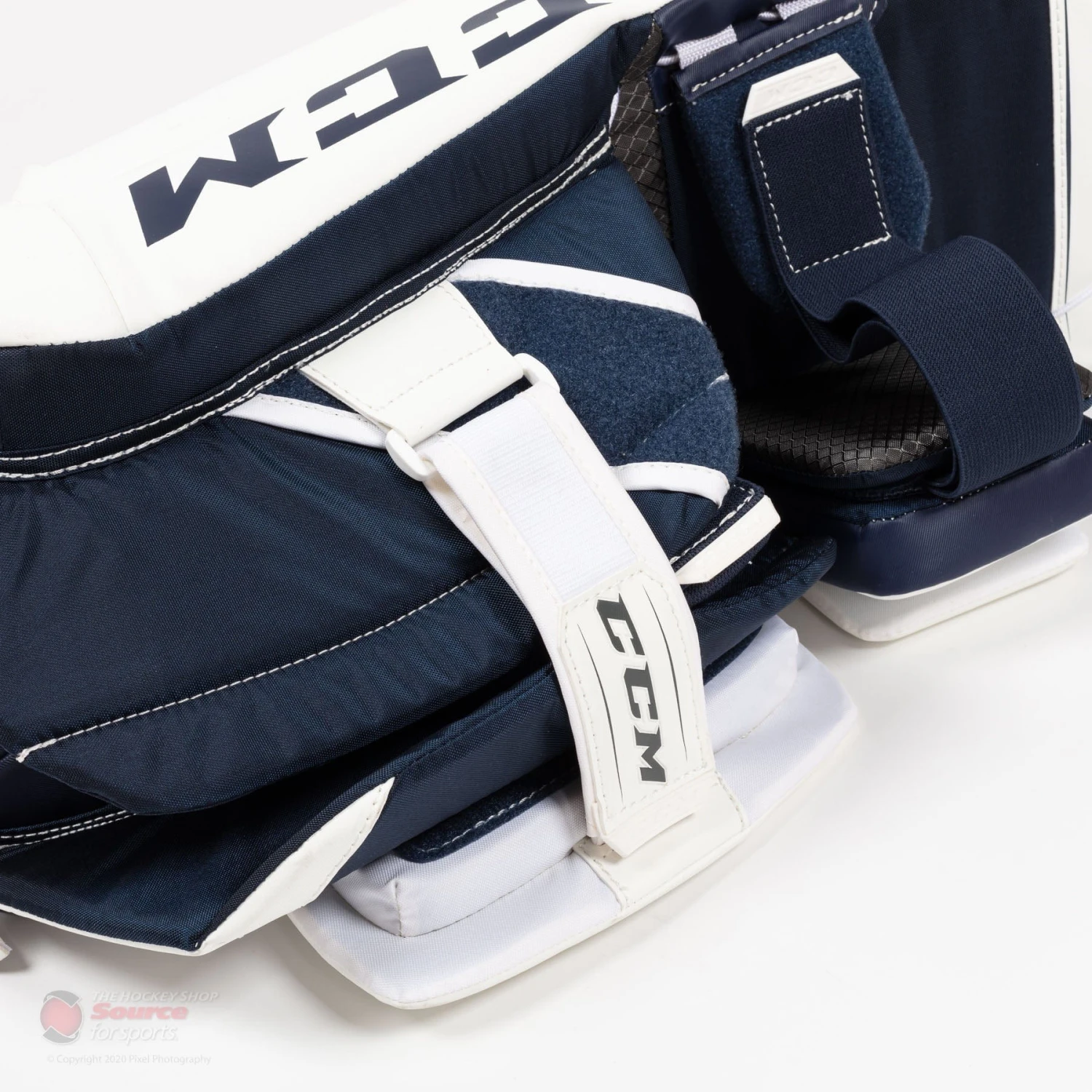 CCM Axis A1.5 Junior Goalie Leg Pads - Image 6
