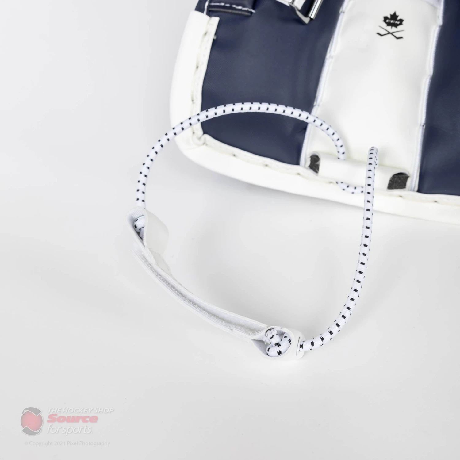 CCM Extreme Flex E5.9 Intermediate Goalie Leg Pads - Image 16