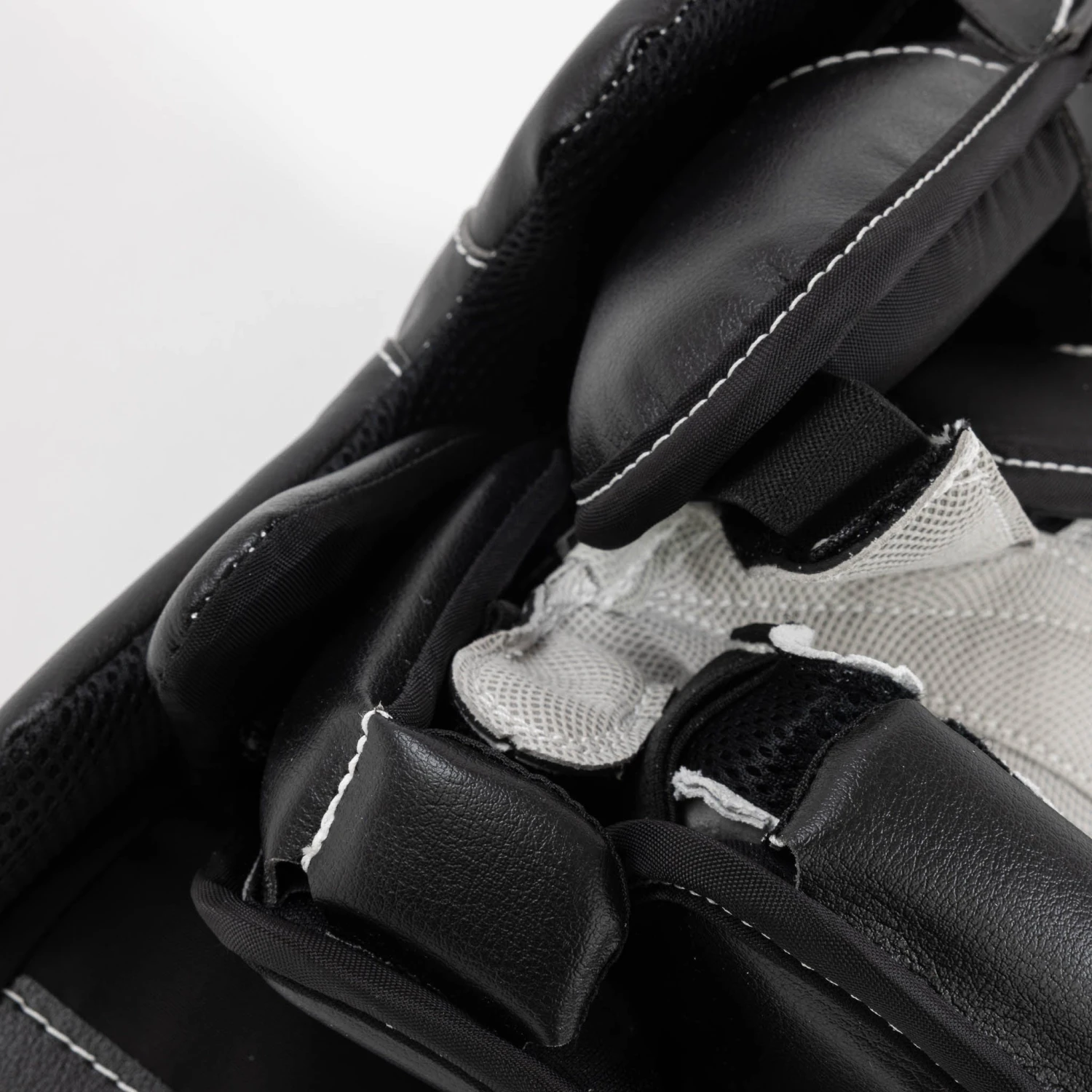 TRUE L20.2 Senior Goalie Blocker - Domestic - Image 4