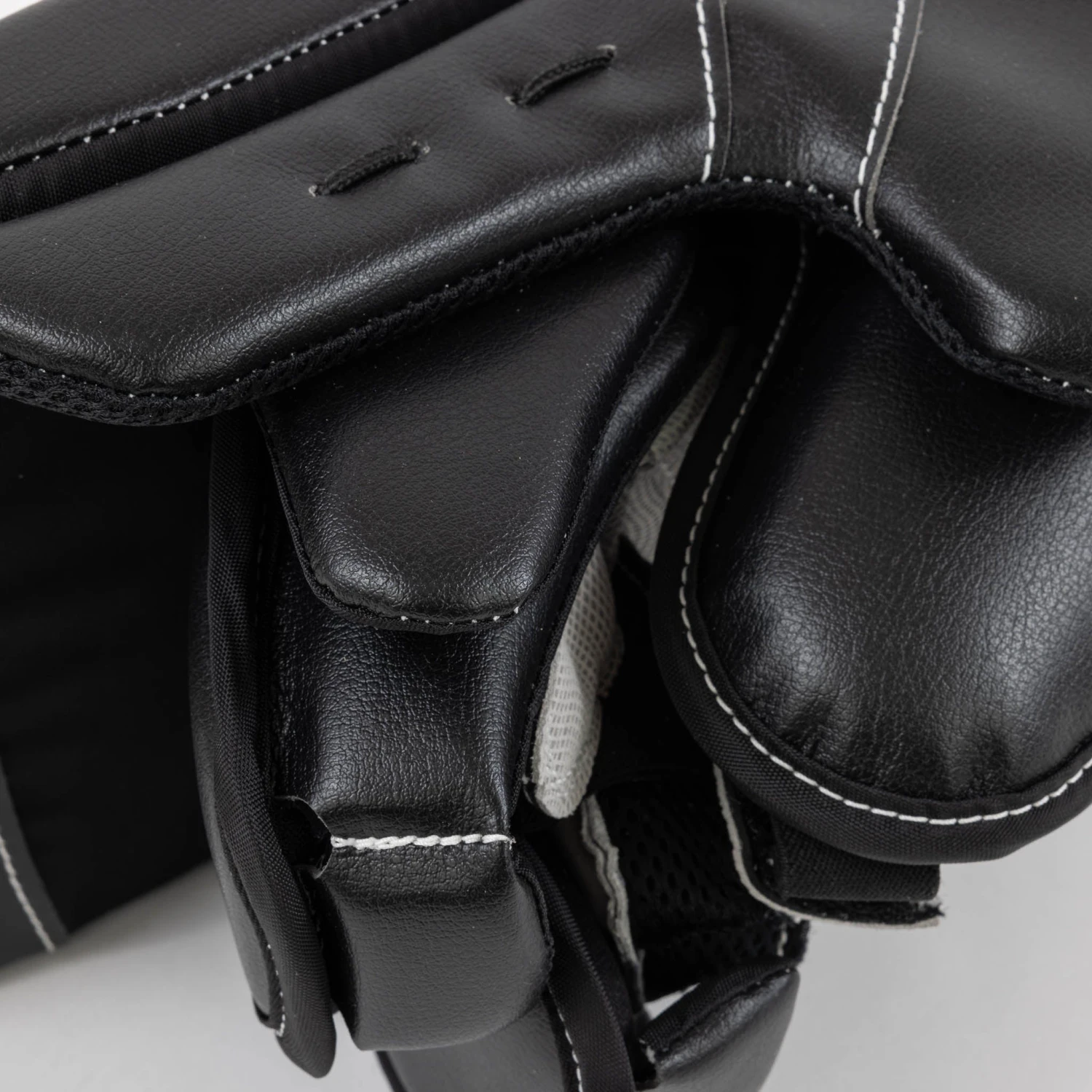 TRUE L20.2 Senior Goalie Blocker - Domestic - Image 9