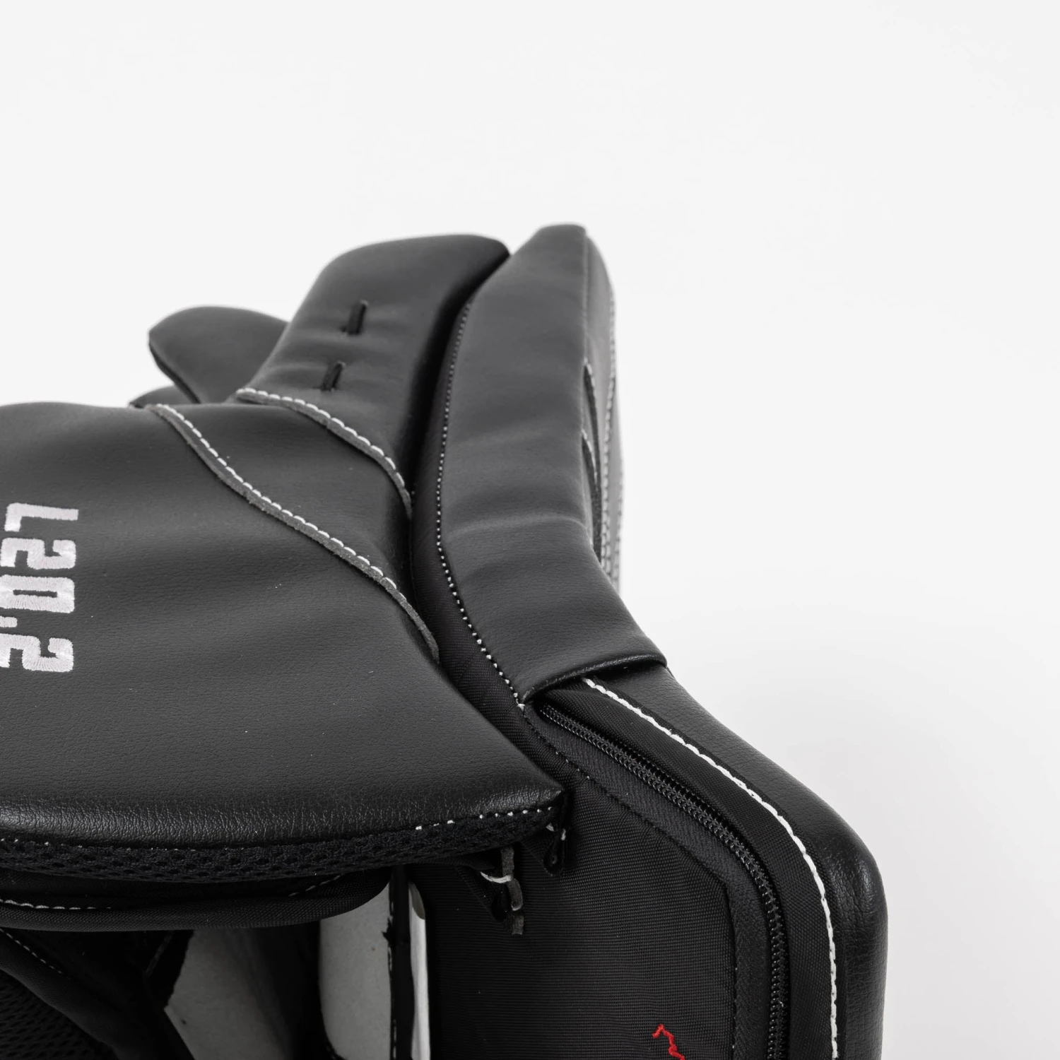 TRUE L20.2 Senior Goalie Blocker - Domestic - Image 2