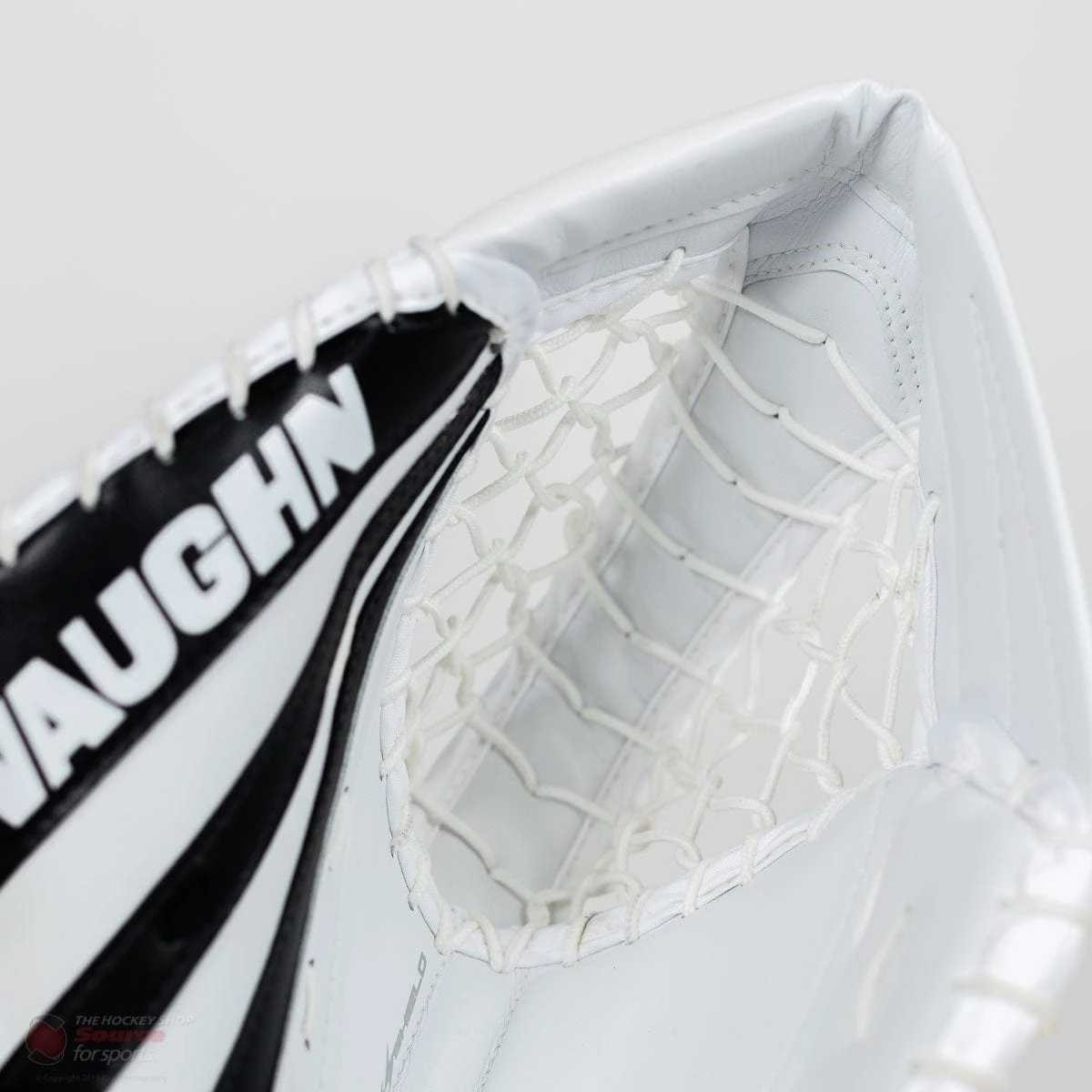 Vaughn Ventus SLR2 Pro Carbon Senior Goalie Catcher - Image 4
