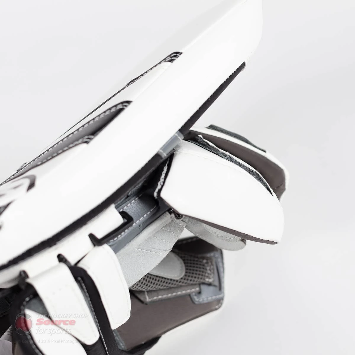 Warrior Ritual G4 Intermediate Goalie Blocker - Image 6