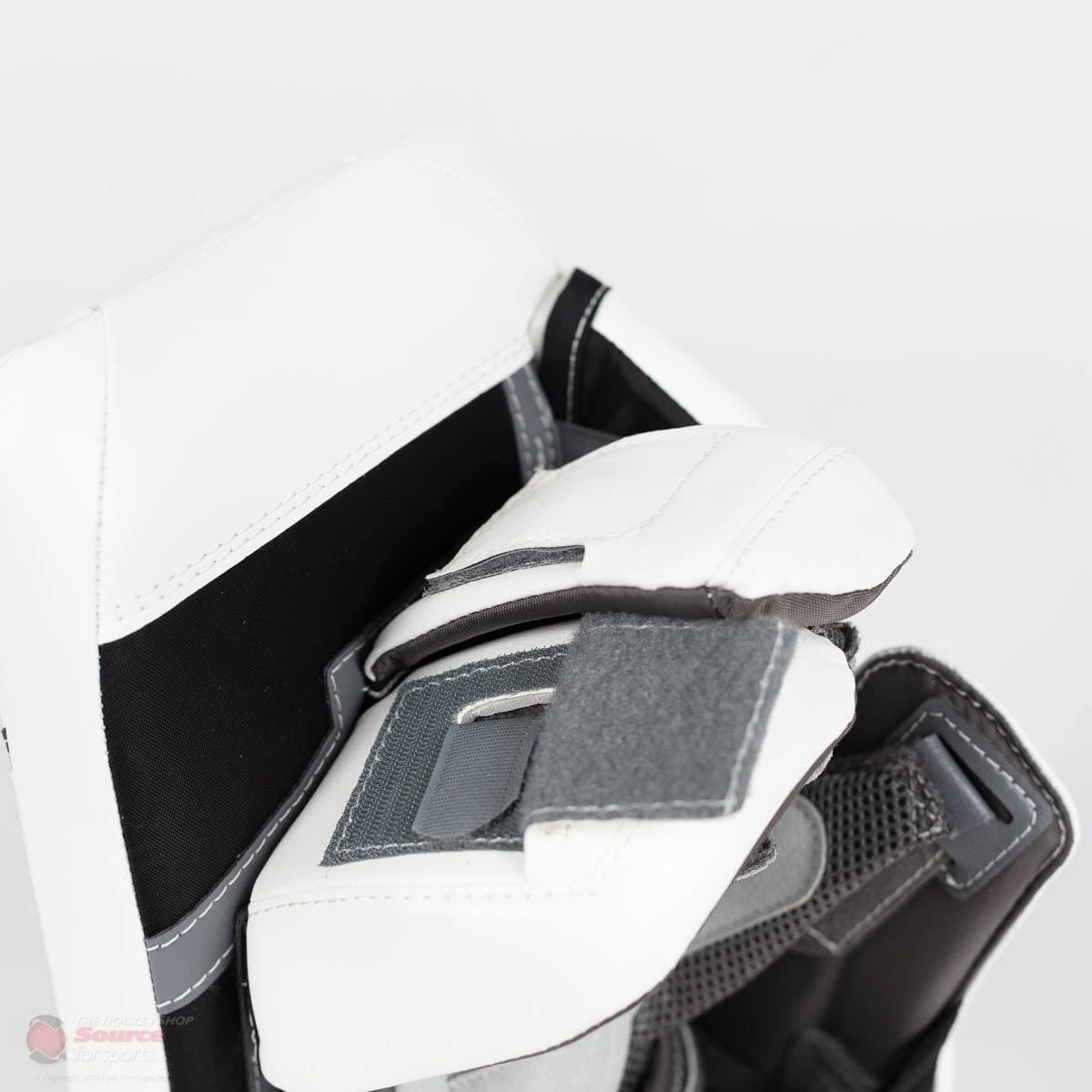 Warrior Ritual G4 Intermediate Goalie Blocker - Image 7