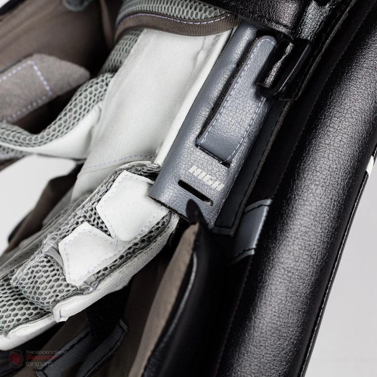 Warrior Ritual GT2 Pro Senior Goalie Blocker - Image 7