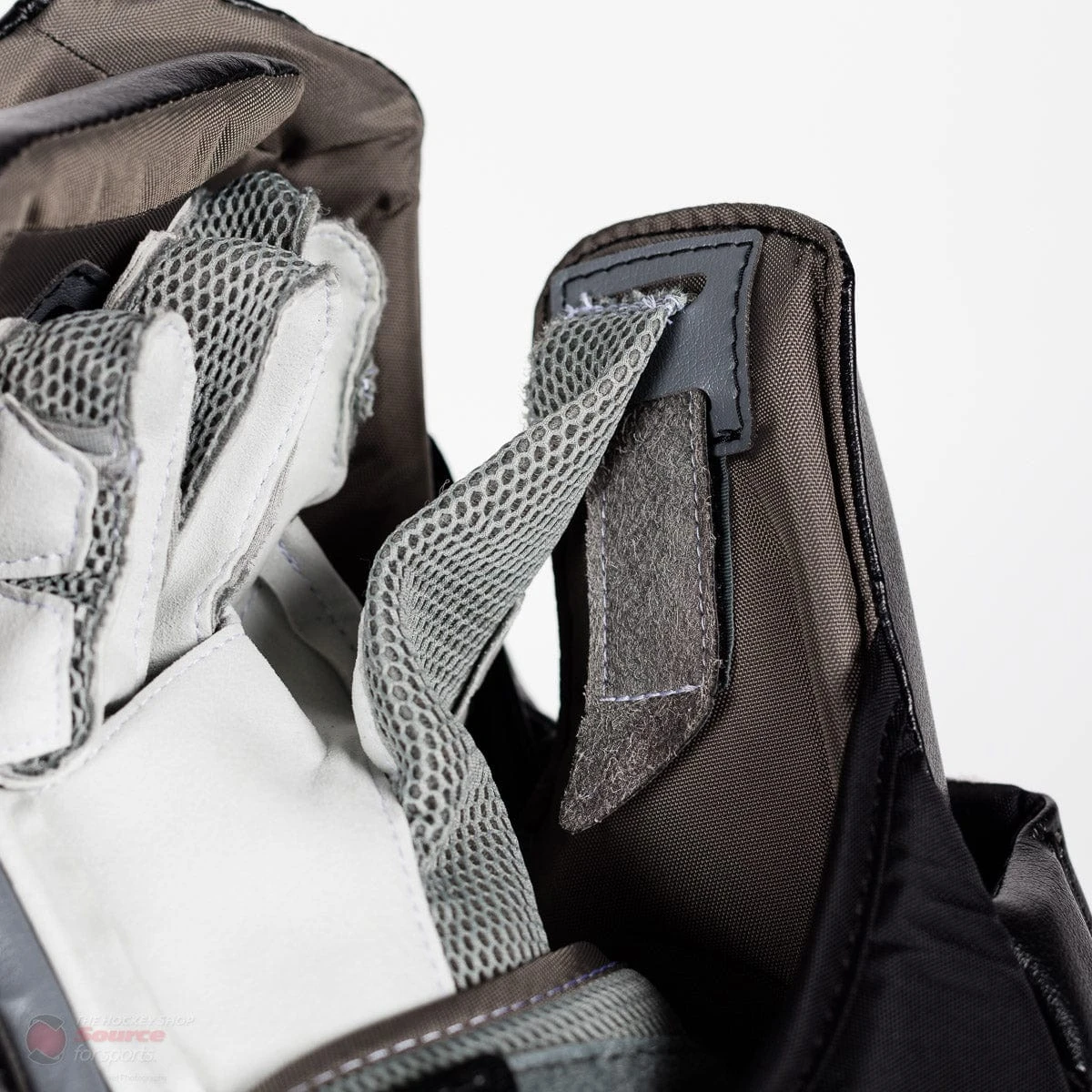 Warrior Ritual GT2 Pro Senior Goalie Blocker - Image 9