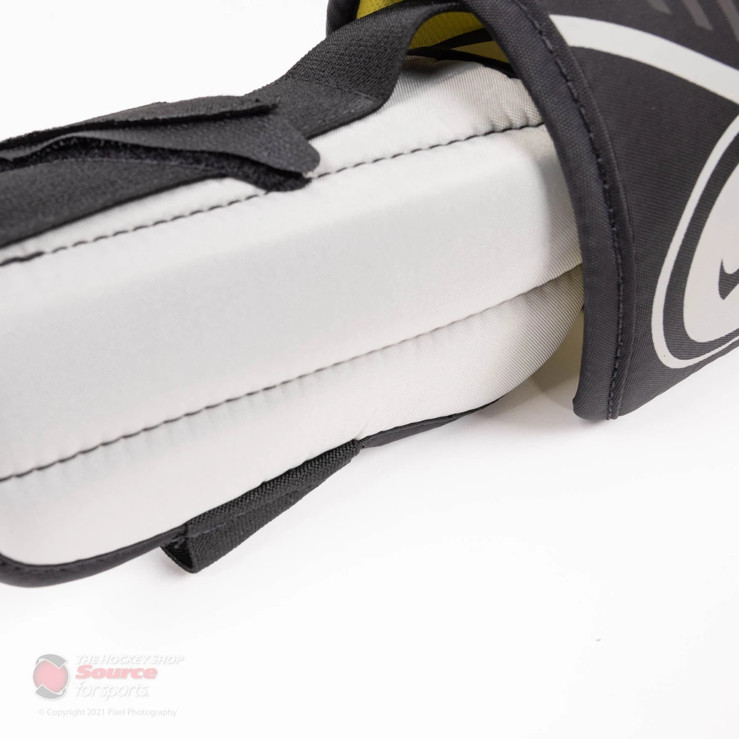 Warrior Ritual X3 E Intermediate Goalie Knee Pads - Image 4