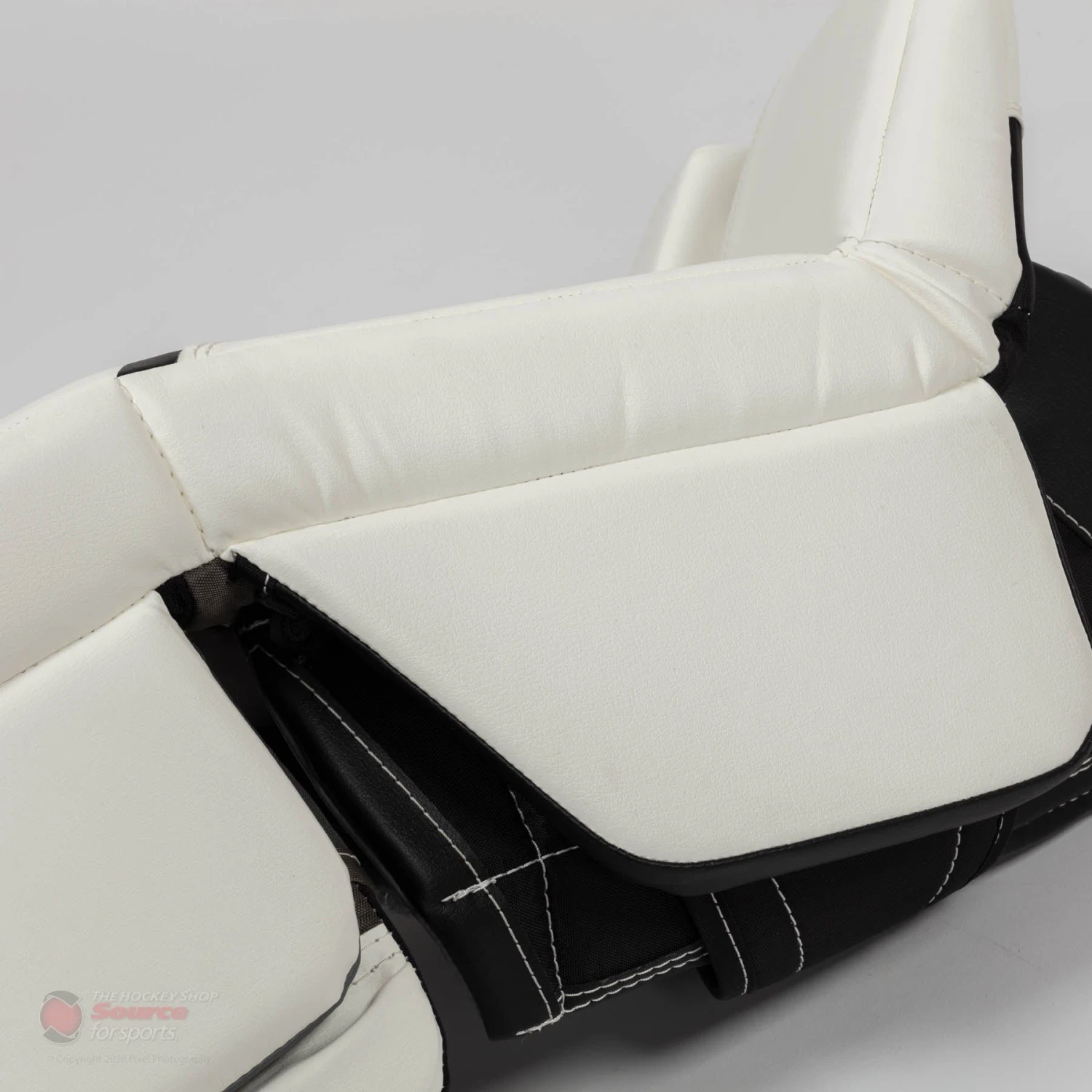 Warrior Ritual G5 Junior Goalie Leg Pads - Image 11