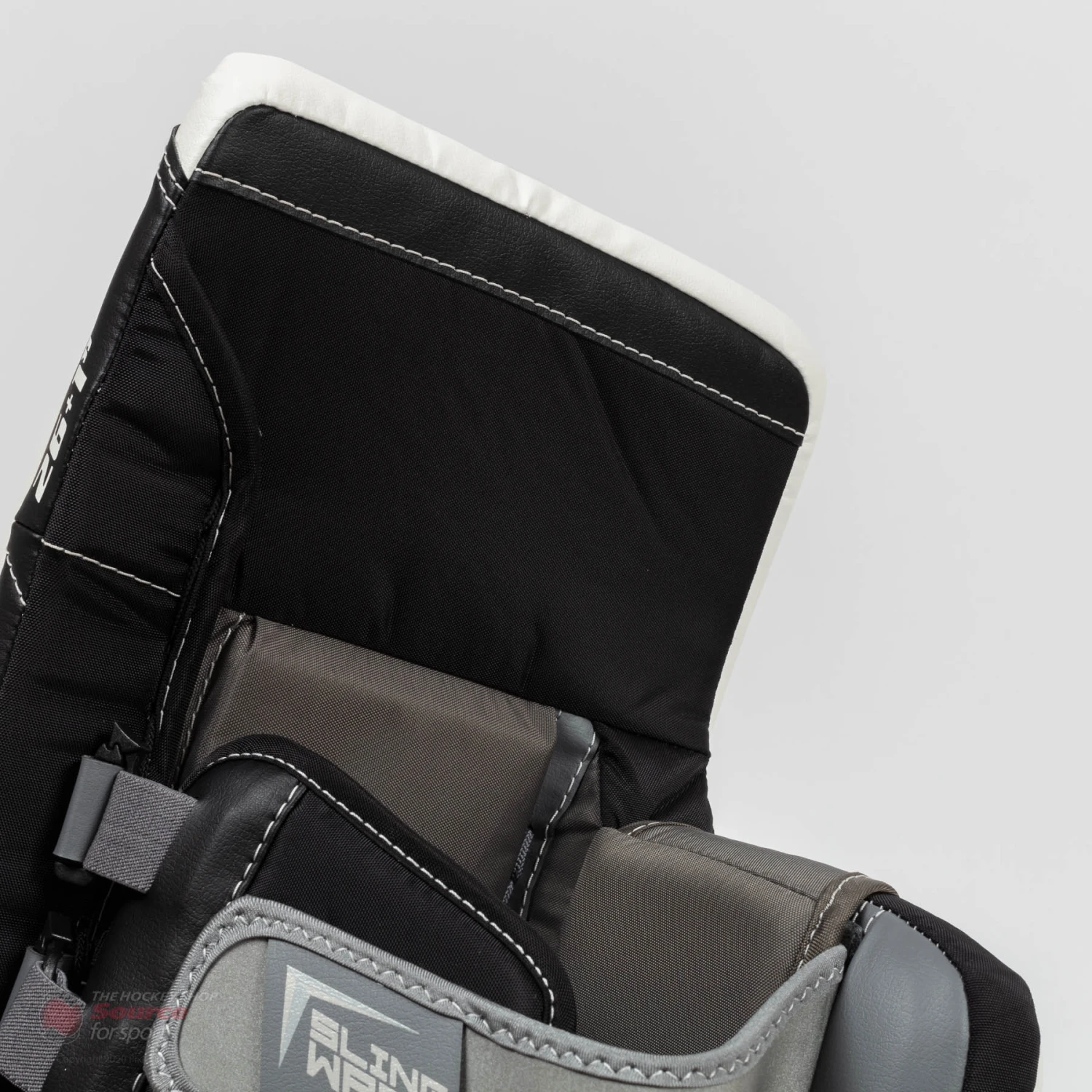 Warrior Ritual G5 Junior Goalie Leg Pads - Image 8