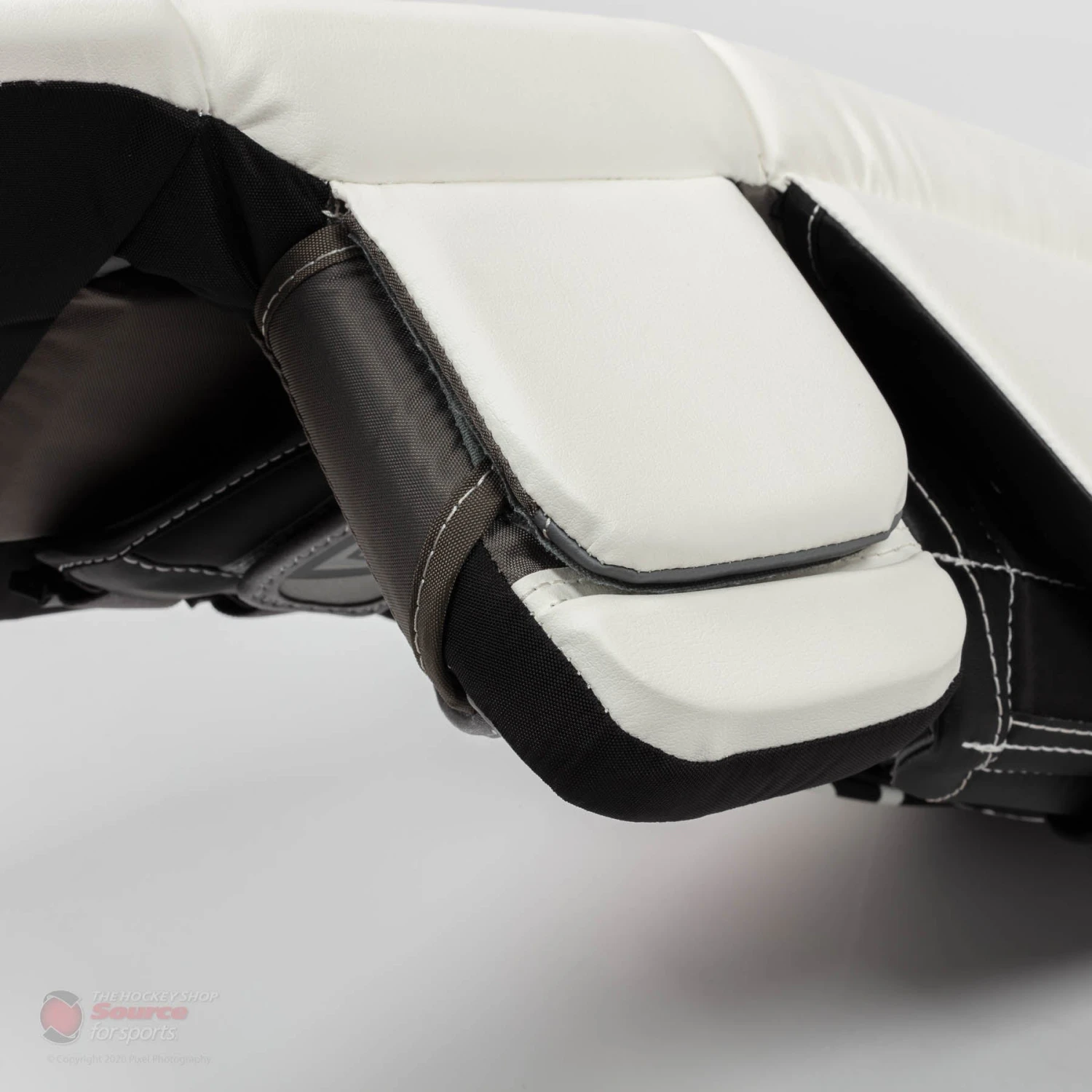 Warrior Ritual G5 Junior Goalie Leg Pads - Image 10