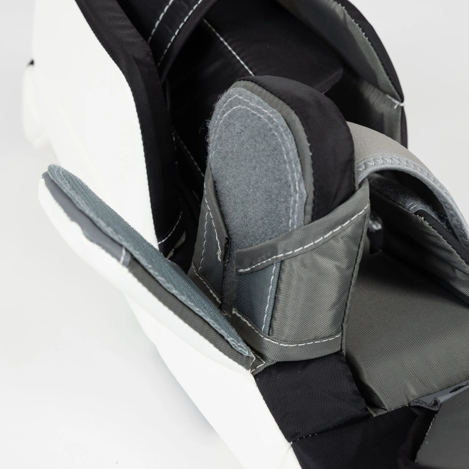 Warrior Ritual G6 E+ Youth Goalie Leg Pads - Image 13