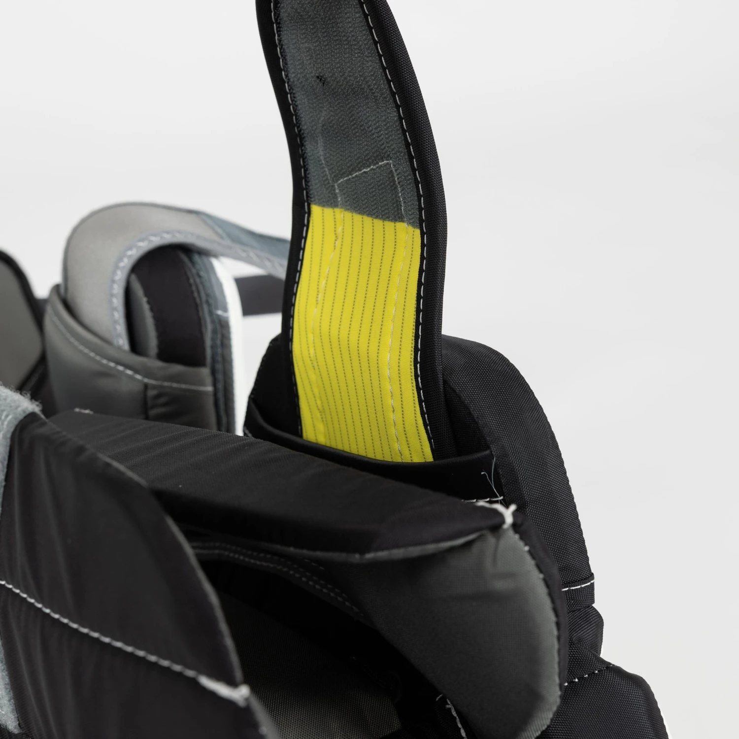 Warrior Ritual G6 E+ Youth Goalie Leg Pads - Image 12